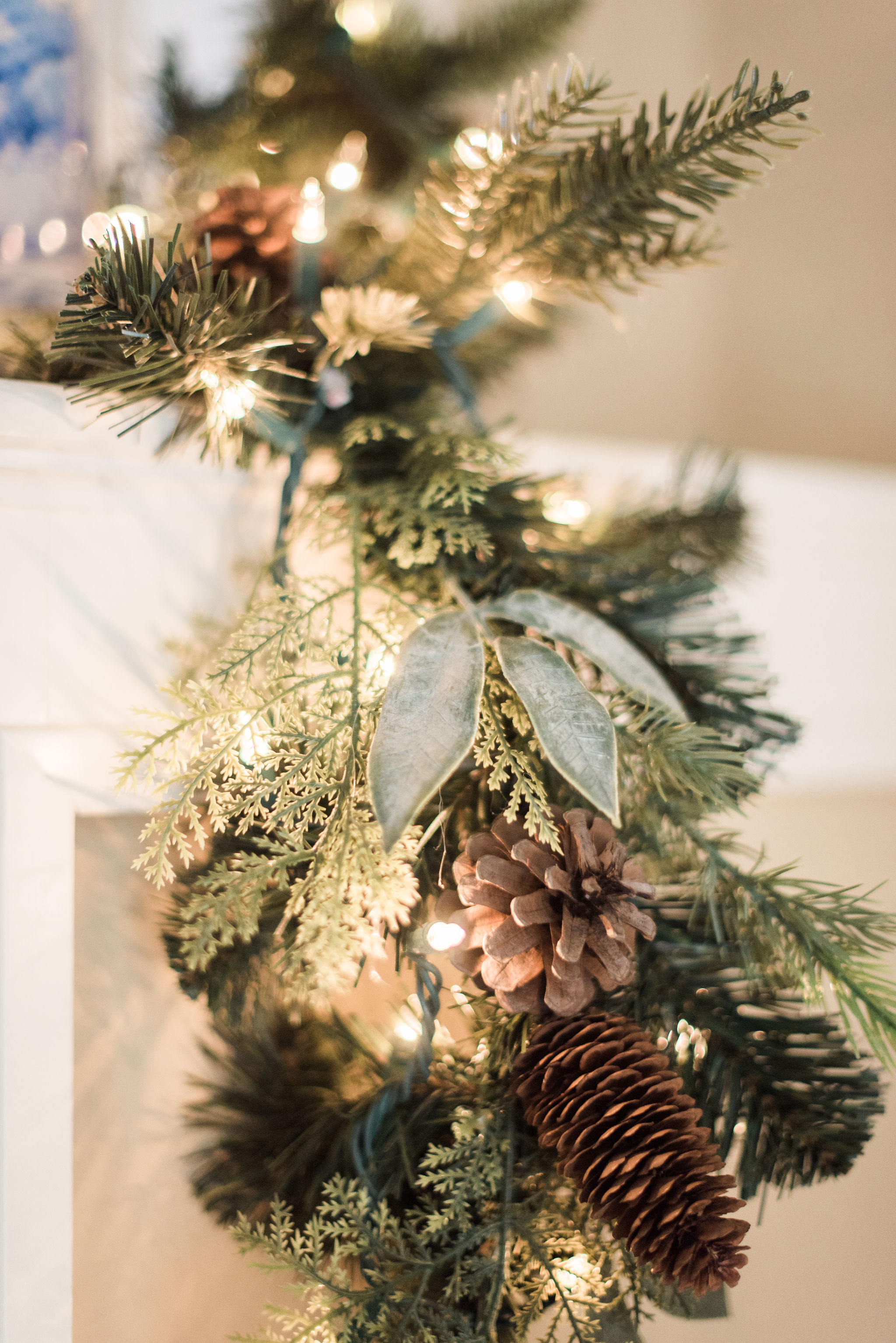 How To Save On Christmas Decorations - Thrifty Pineapple