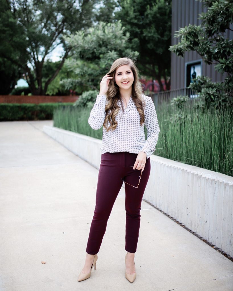 How to Wear Burgundy Pants  Burgundy pants outfit, Outfits with